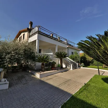 Guest house Il Giardino Di Stella 3*